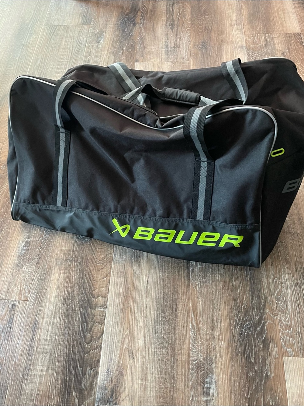 Like new! Bauer Elite Carry Hockey Duffel Bag black with Neon Green